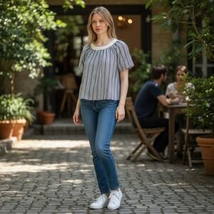 Style‎ Co Crochet Neck Chevron Print Blouse Women Medium White Blue Short Sleeve